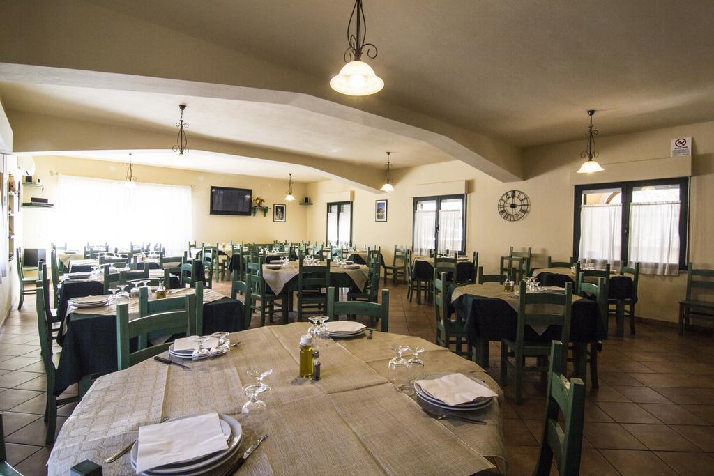 Agriturismo Sa Rocca Iglesias Bagian luar foto