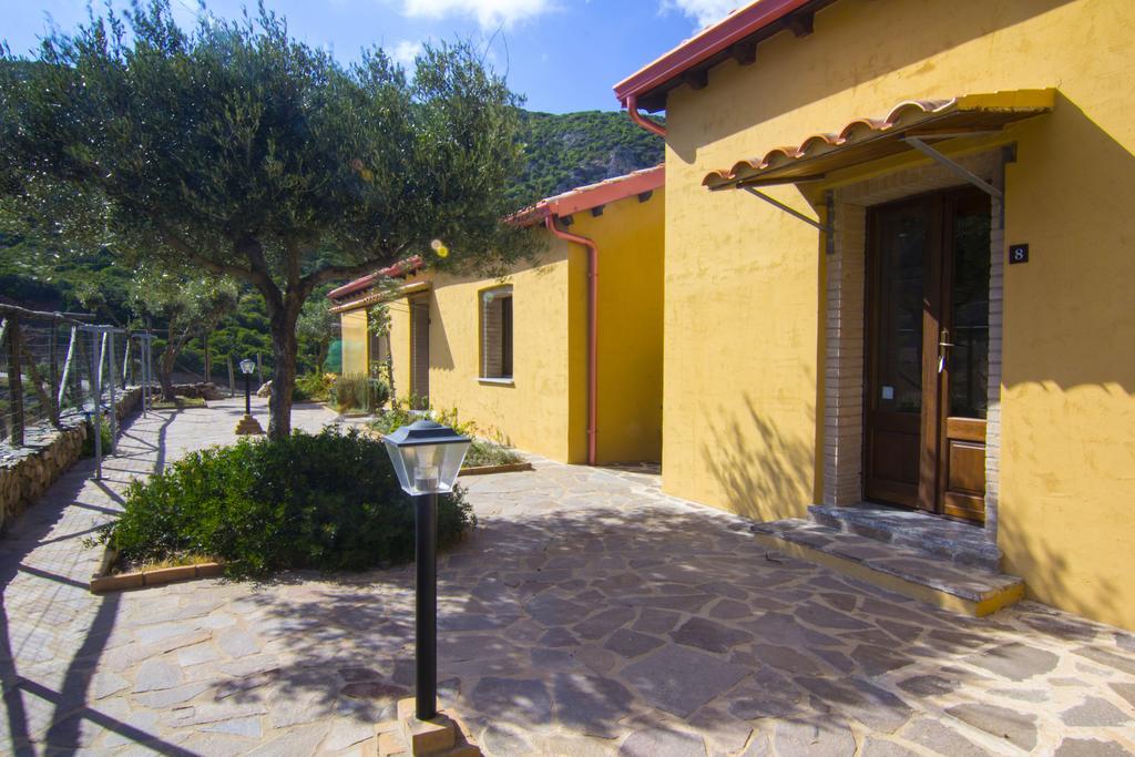 Agriturismo Sa Rocca Iglesias Bagian luar foto