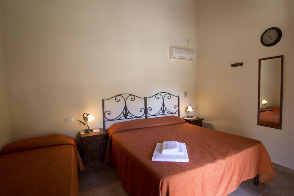 Agriturismo Sa Rocca Iglesias Bagian luar foto
